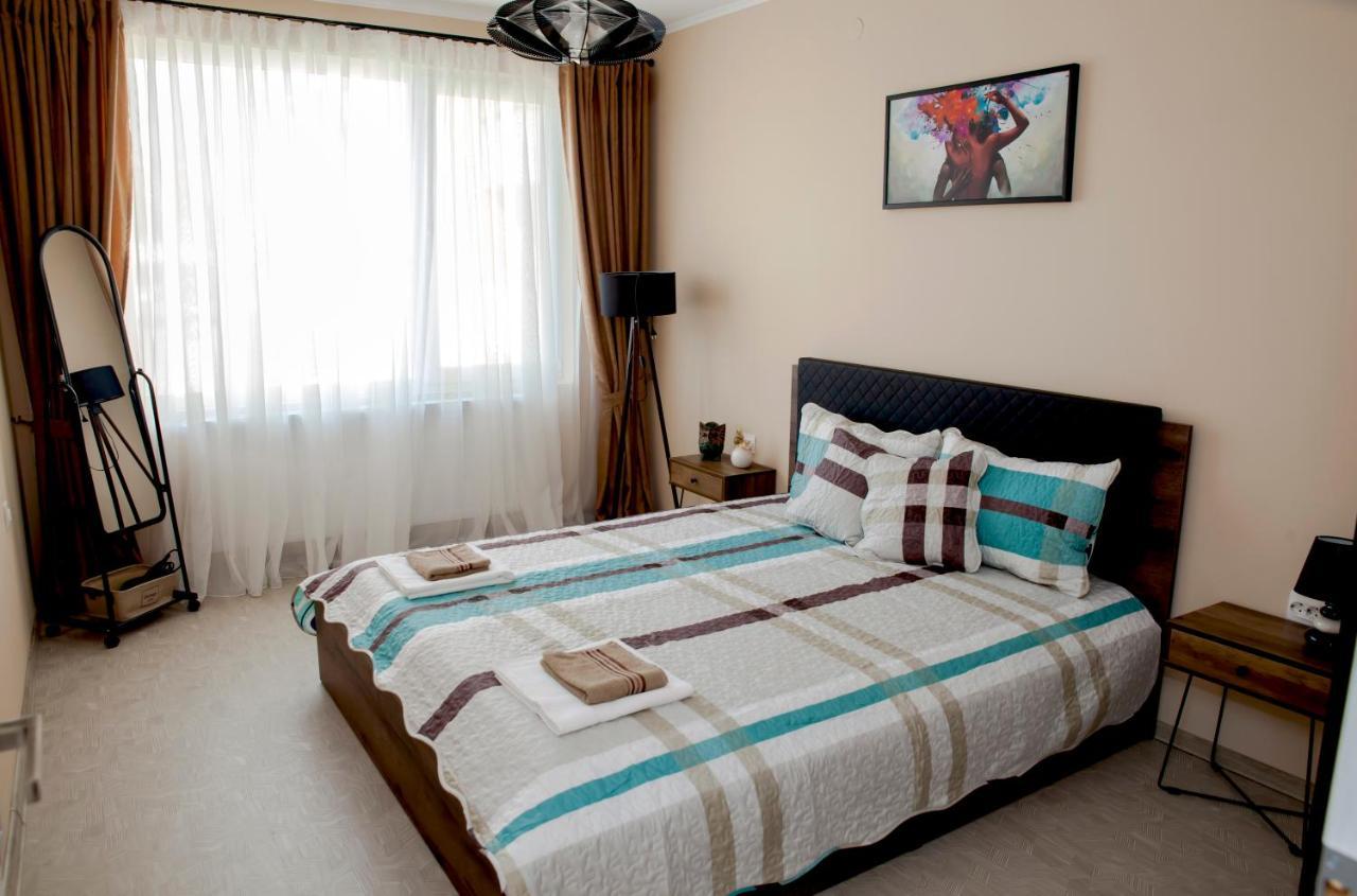 Stadium Apartments Велико Търново Екстериор снимка