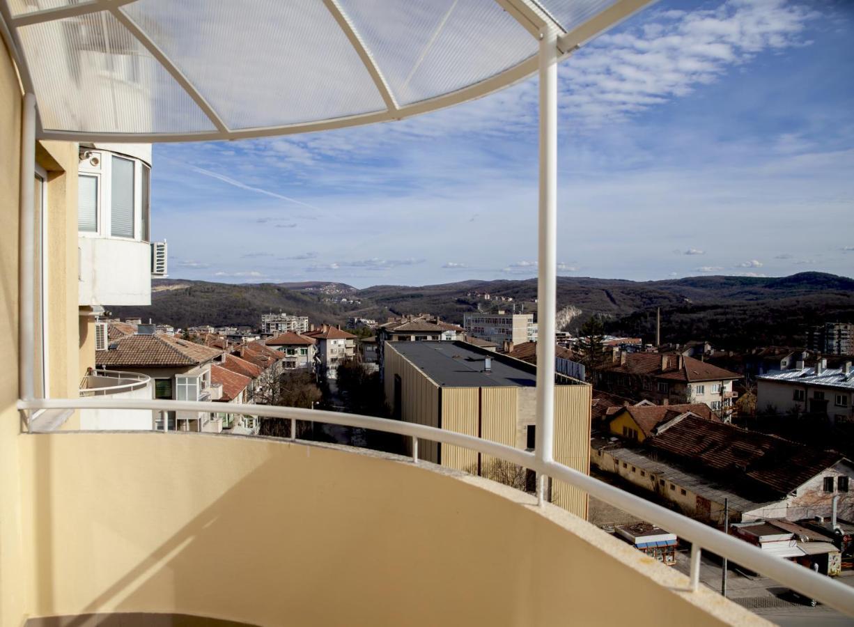 Stadium Apartments Велико Търново Екстериор снимка